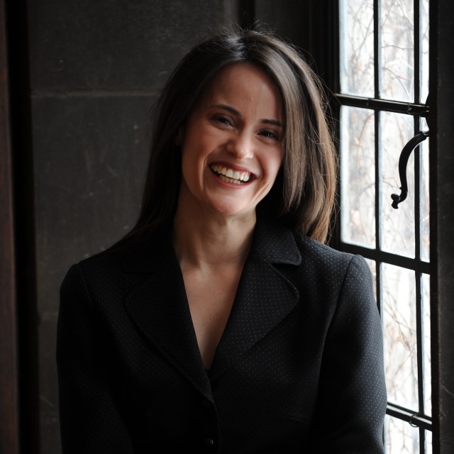 Nora Titone Bio Image